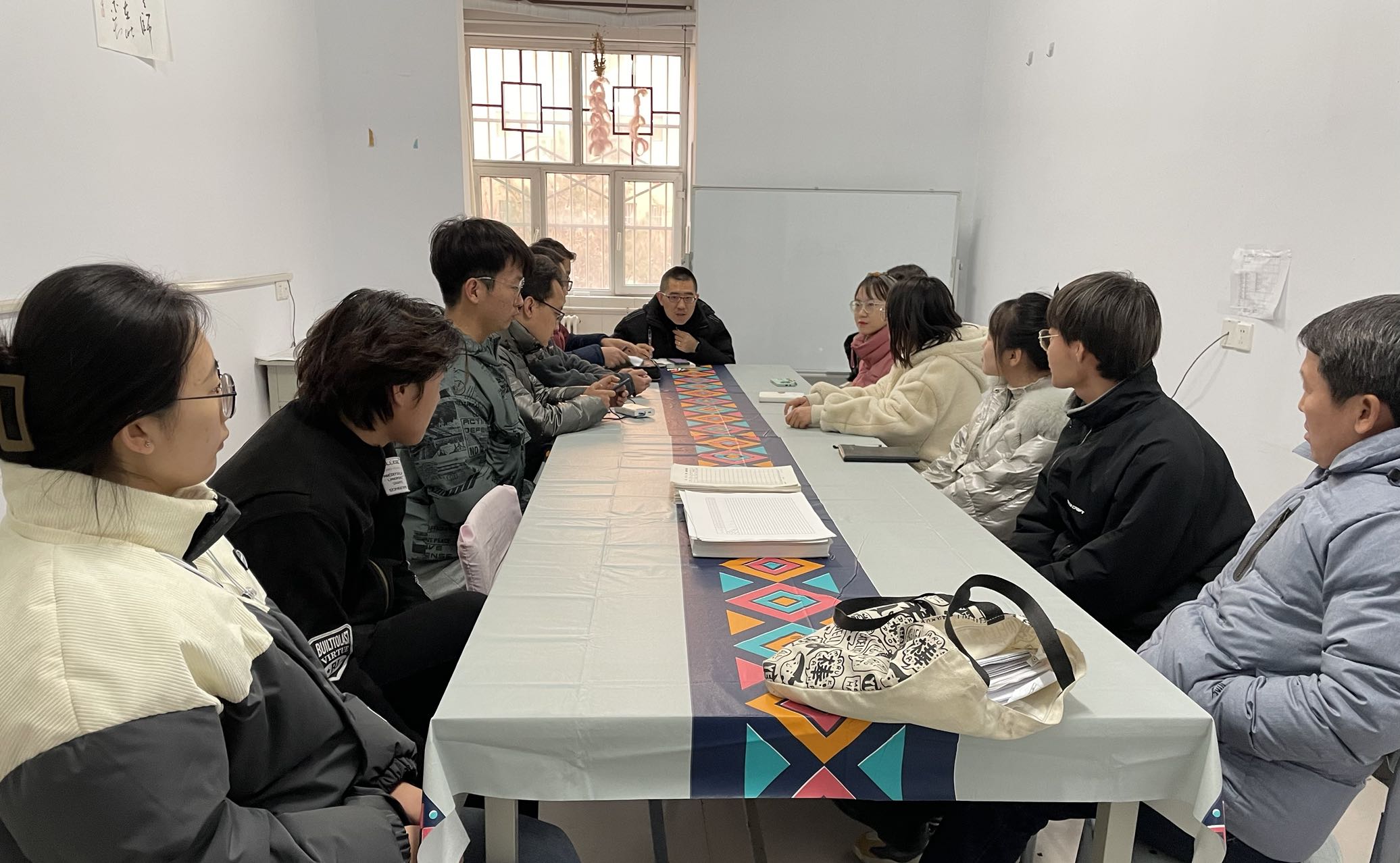 【师生座谈】促膝交流,教学相长—自然与社科教研室期末师生交流座谈纪实