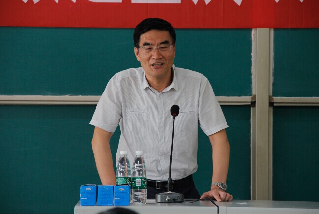 学院召开2013级赴重庆双校园交换生座谈会