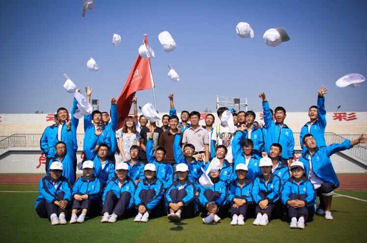 一场给力的汇报表演 一幕伤感的离别画面