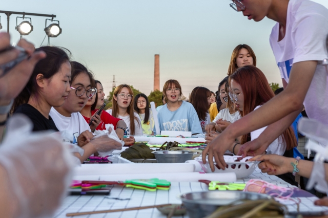【山西日报】晋中信息学院书院师生迎来集体庆生