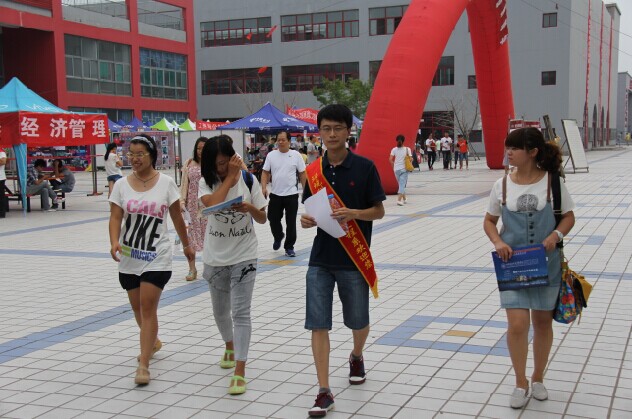 【迎新专题】学院2014年迎新工作全面展开