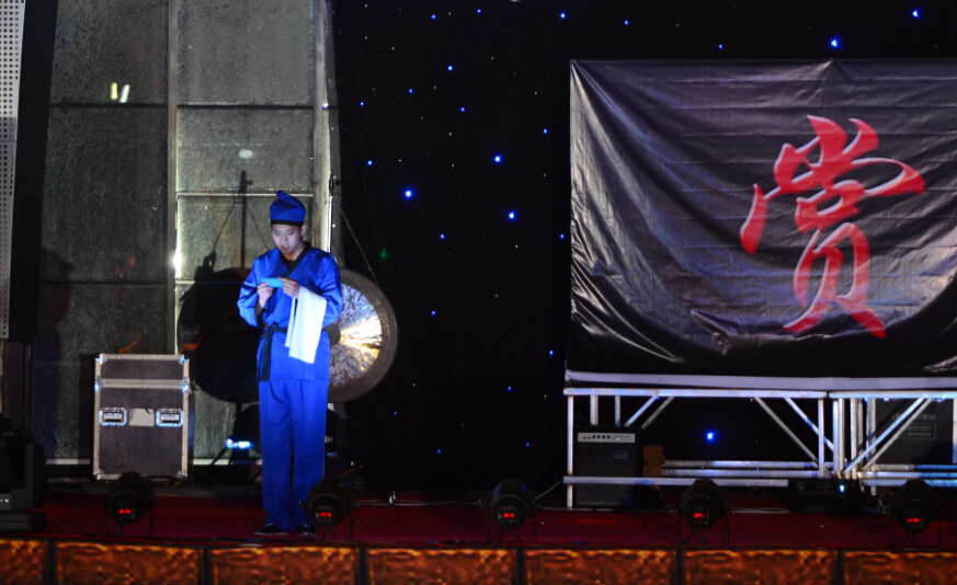 右岸上演水上璀璨盛宴