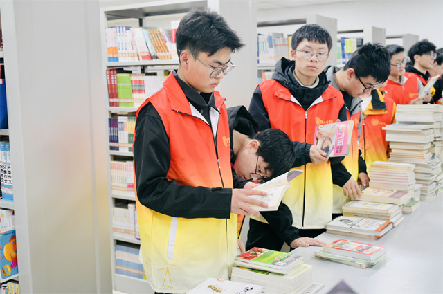 劳动教育见行动 智能学子勤担当——智能工程学院扎实开展劳动周实践