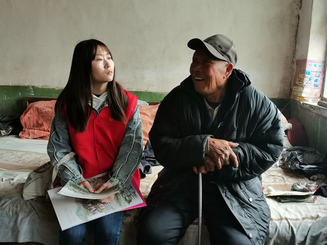 【山西晚报】从扶贫攻坚到乡村振兴 晋中信息学院7年慰问300户贫困户