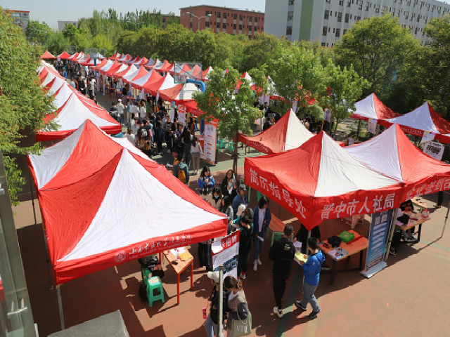 【黄河新闻网】晋中信息学院:校园双选会助力学生精准就业