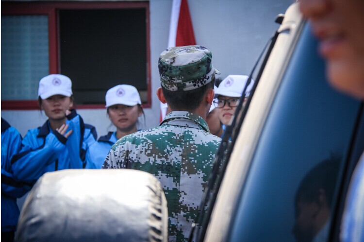 一场给力的汇报表演 一幕伤感的离别画面