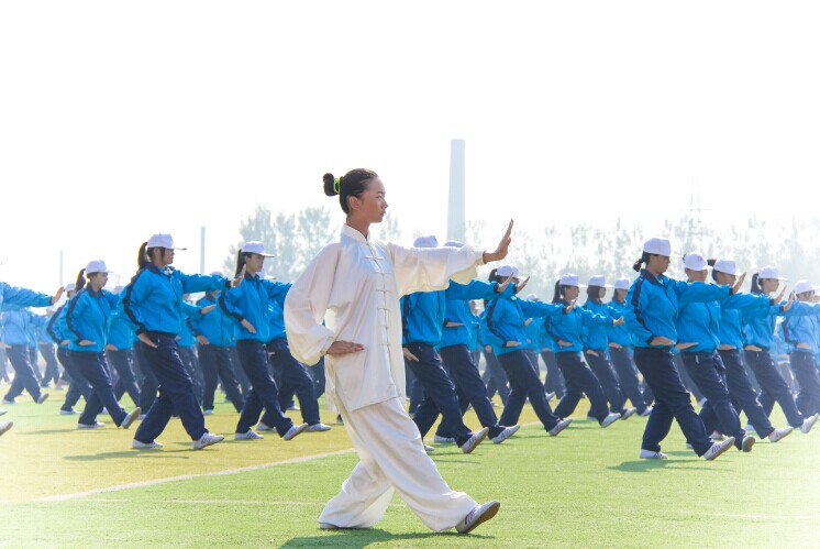 一场给力的汇报表演 一幕伤感的离别画面