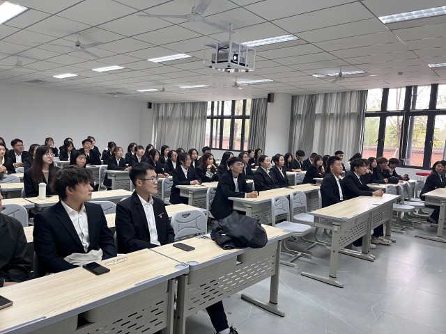 酒店商务产业学院实训班（第一期）开班仪式顺利举行