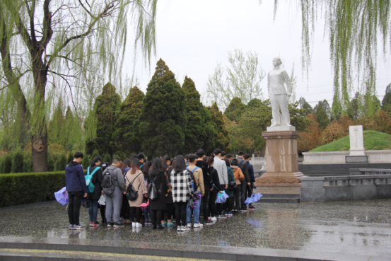 信院思政 以行践知 用心感动