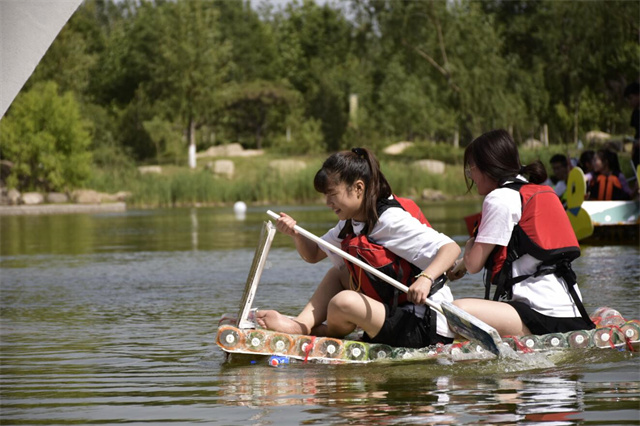 【山西日报】百余高校学子上演校园环保龙舟赛