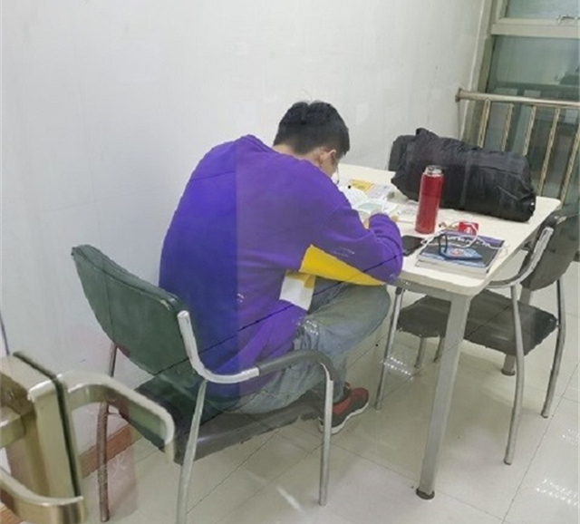 【中国网】晋中信息学院一对双胞胎、两个宿舍和三对情侣的考研故事