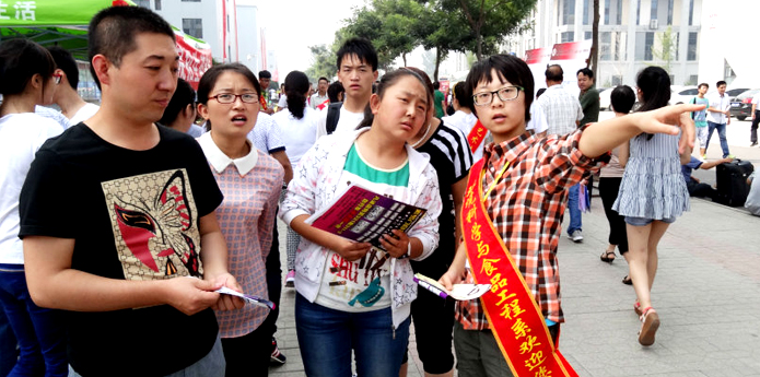 【迎新专题】他影像•镜头下的迎新路