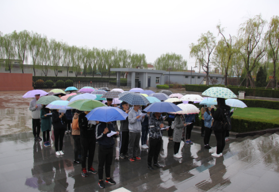 信院思政 以行践知 用心感动