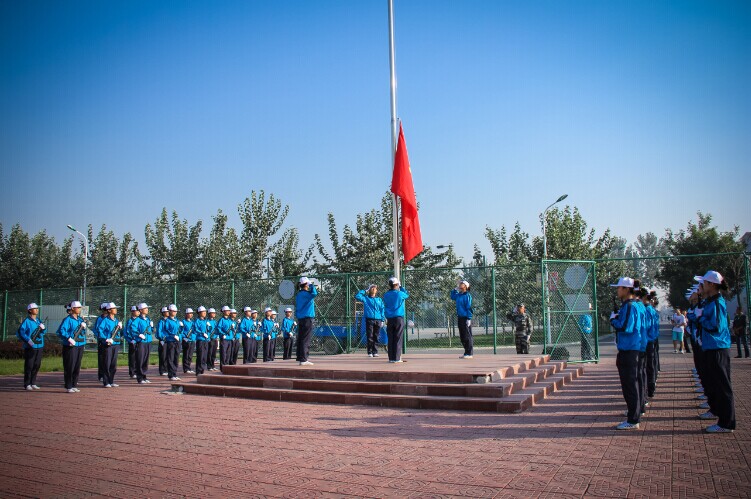 一场给力的汇报表演 一幕伤感的离别画面