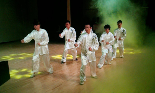 学院首届体育节开幕 27万元重奖运动健儿