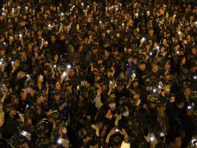 【山西日报】晋中信息学院创意快闪慰问军训师