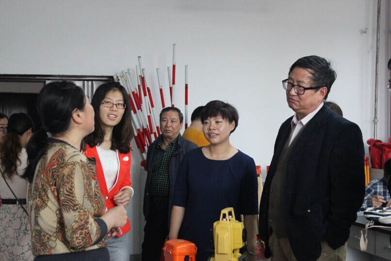 山西省学位办学士学位评审专家组莅临我院检查指导工作