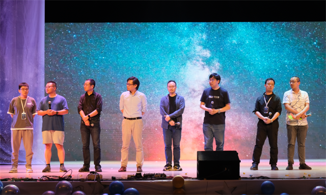 【黄河新闻网】刘慈欣等40余名当代科幻名家齐聚乌马河畔畅谈科幻未来