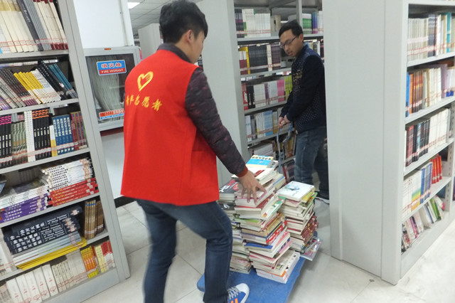 工管系会计1513班举办“与书为伴，益起行动”服务性活动