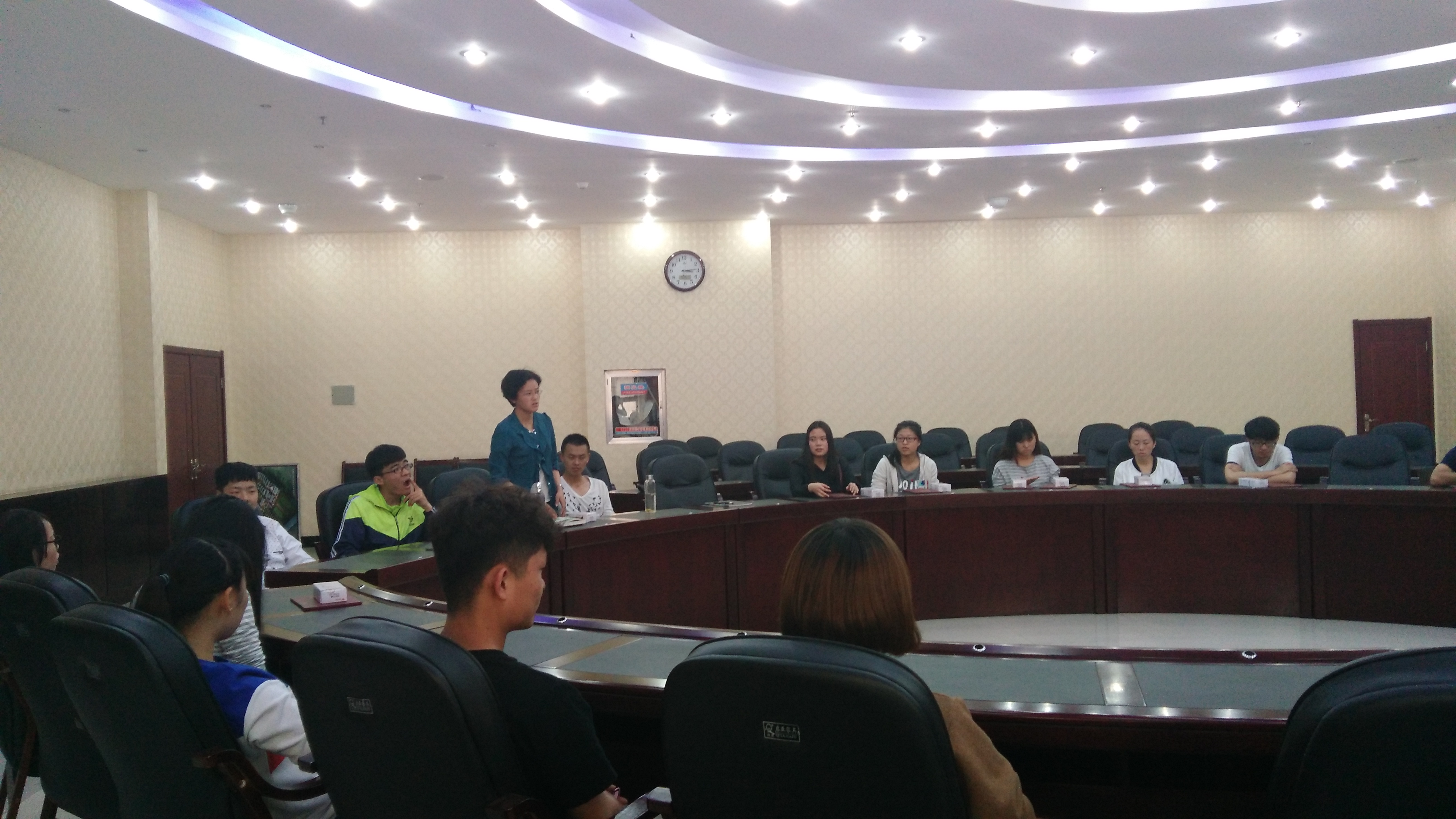 图书馆举办“优秀读者”表彰暨读者座谈会