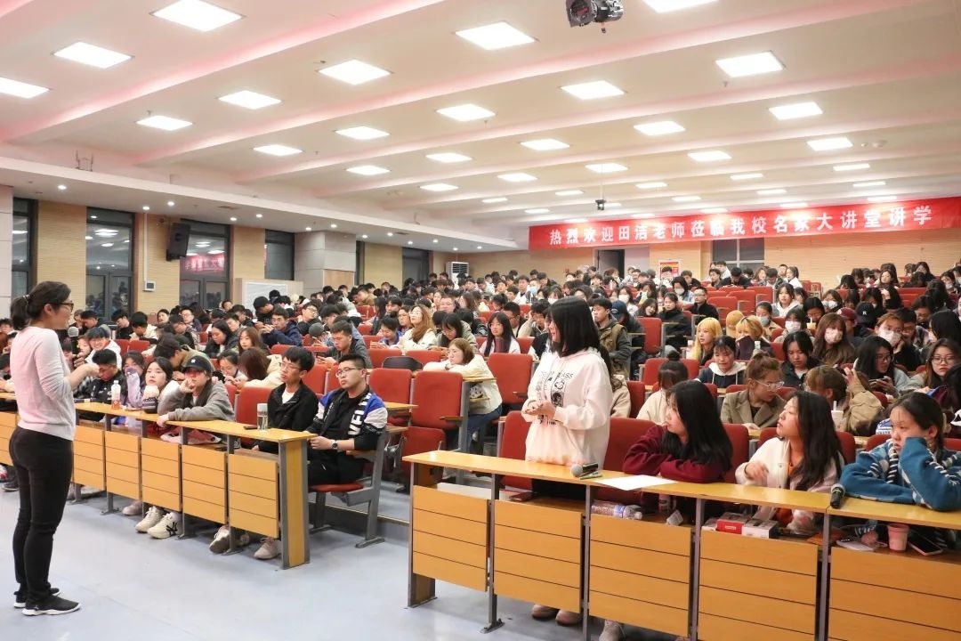 认识哲学精神,获得真实自我