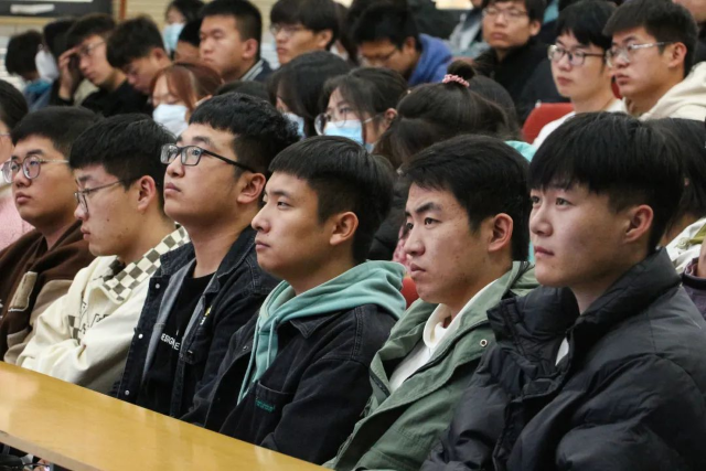 心中有理想，智能有温度