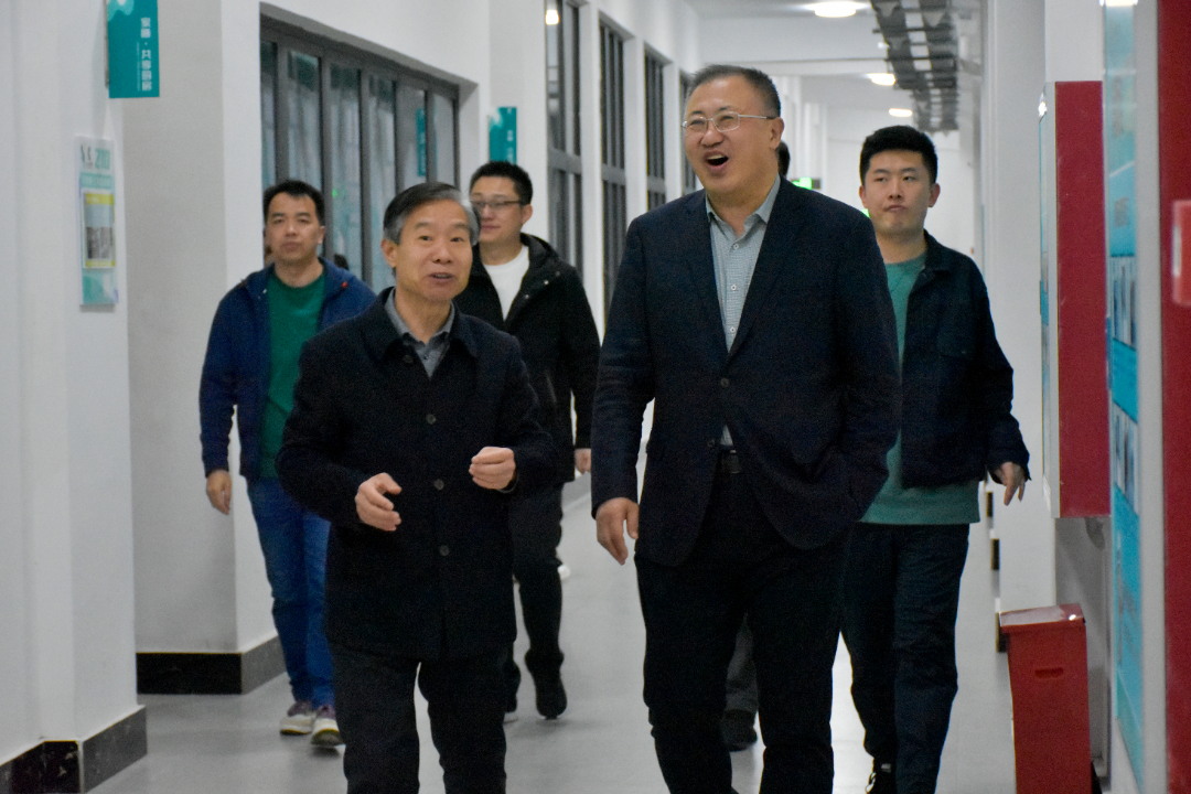 以书润心,与书为友