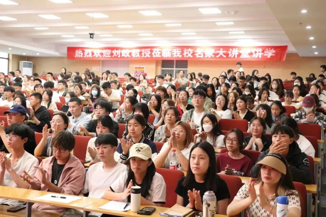 时代薪火传 数据创未来