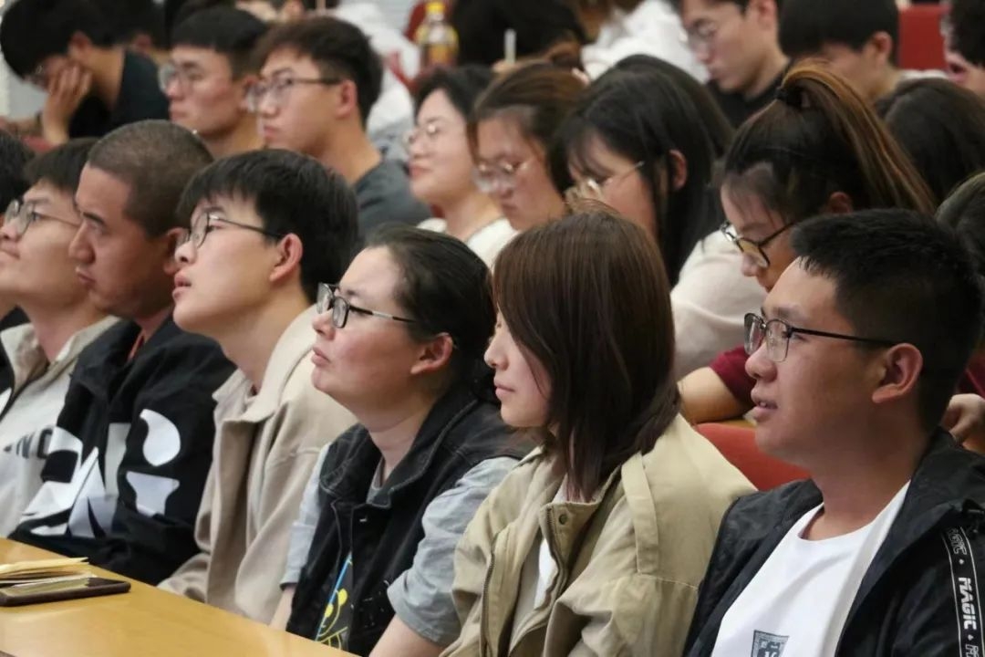 时代薪火传 数据创未来