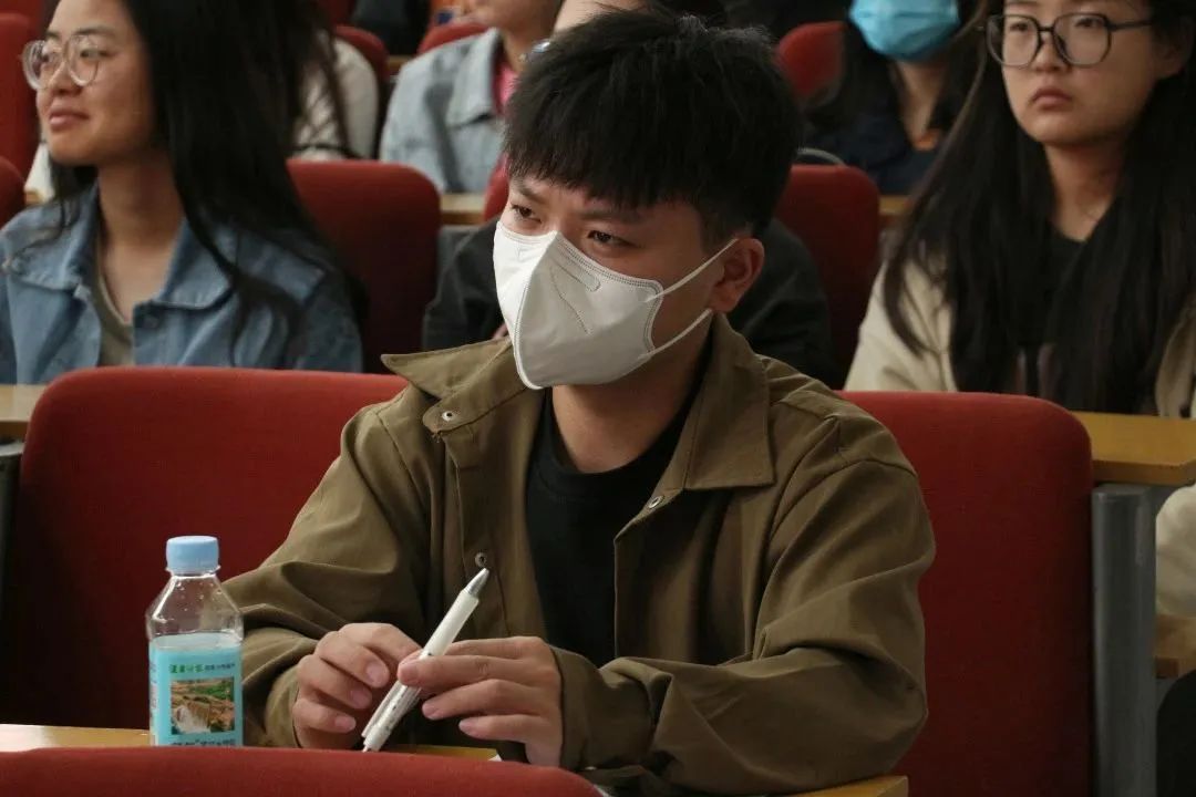 戏剧即生活,瞬间即永恒