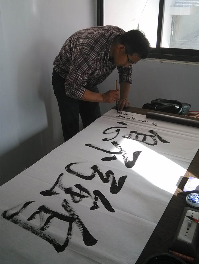 加强校企合作，搭建学生创业平台