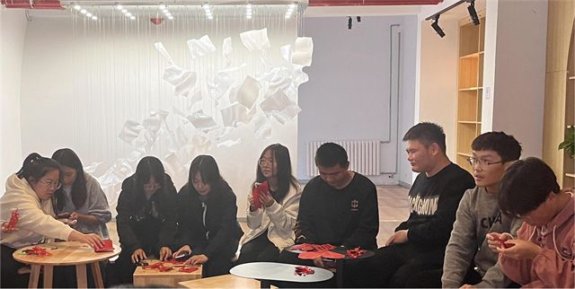 巧手剪纸伴生活 多姿多彩增欢乐——“seek”体验行动第4期:永无“纸”境