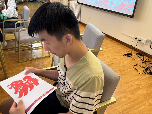 剪纸有约:剪一出十二生肖——箕城书院举办第4期“发扬传统文化 弘扬剪纸艺术”活动