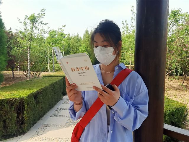 相约六角亭 品读大咖的传奇故事——向商书屋第26期:书山有路 与TA同行