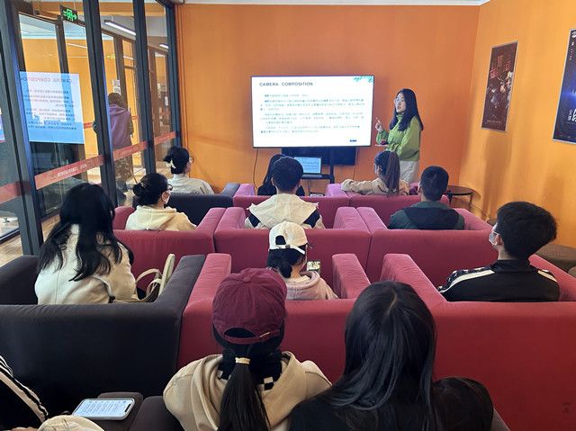 方寸之间 方寸之外 用构图定格时间——“构图之美:书院”手机摄影课堂第二期