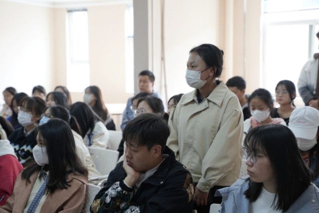 与其依赖别人 不如自己与众不同——【光影职场行】第8期:“转身”专场