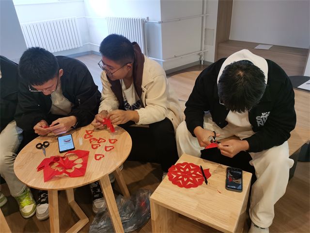 巧手剪纸伴生活 多姿多彩增欢乐——“seek”体验行动第4期:永无“纸”境