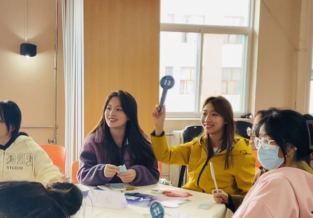 一锤定心 在书院 探知自我——心情体验坊第四期:人生拍卖行