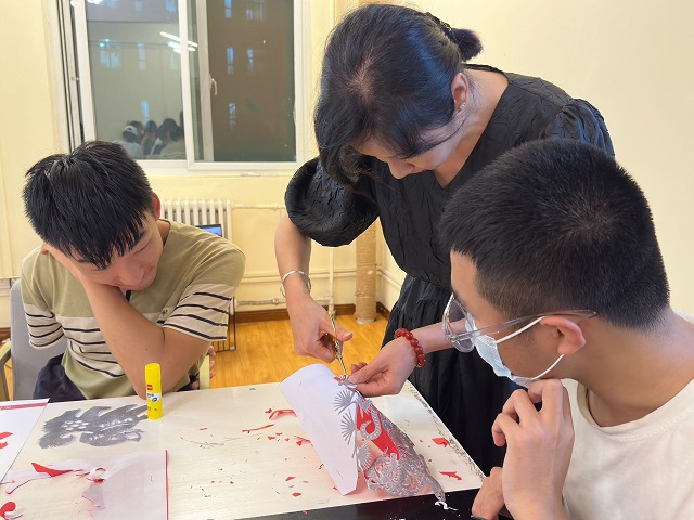 剪纸有约:剪一出十二生肖——箕城书院举办第4期“发扬传统文化 弘扬剪纸艺术”活动