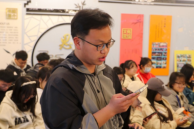 求知若渴 虚心若愚 少年与爱永不老去——箕城书院举办“书式生活大咖阅读沙龙”(第4期)