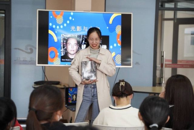 与其依赖别人 不如自己与众不同——【光影职场行】第8期:“转身”专场