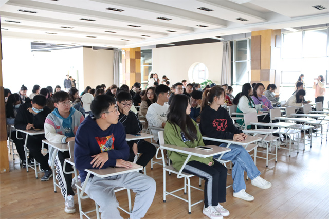 《赛博朋克2077》中的科学幻想道具