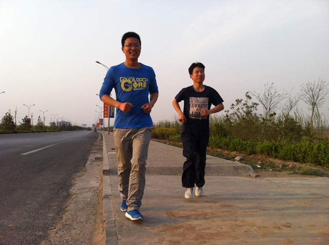 “挑战自我,突破极限”——环境科学与食品工程系举办马拉松比赛