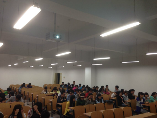 工管系12级市场营销专业“不做低头族”主题班会