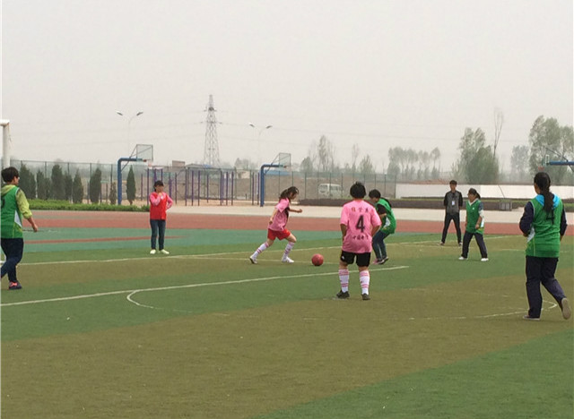 绿茵梦 女足演绎经管激情