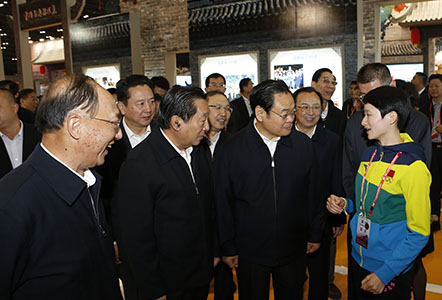 我院形意拳队应邀参加中国体育文化•体育旅游博览会展演