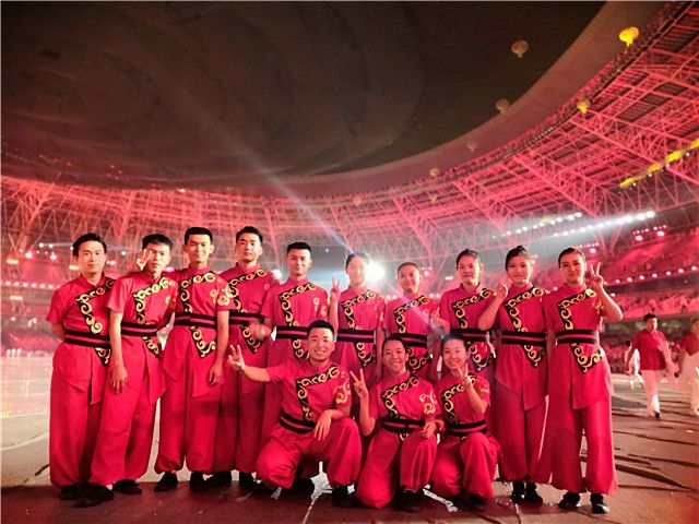 我校武术队参演二青会开幕式