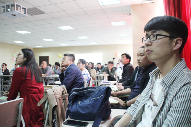 用心灵去找寻未来 用真诚去打造事业