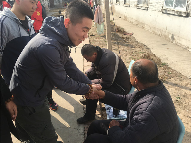 携带梦想 迎风飞翔