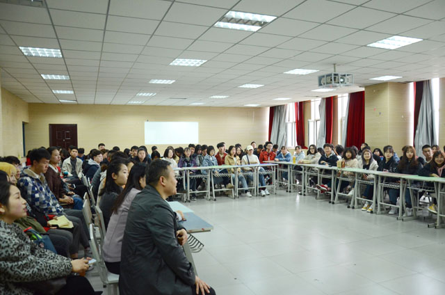 【交流讲座】德国知名设计师娄开明教授:深谈产品魅力 惊醒变革之路